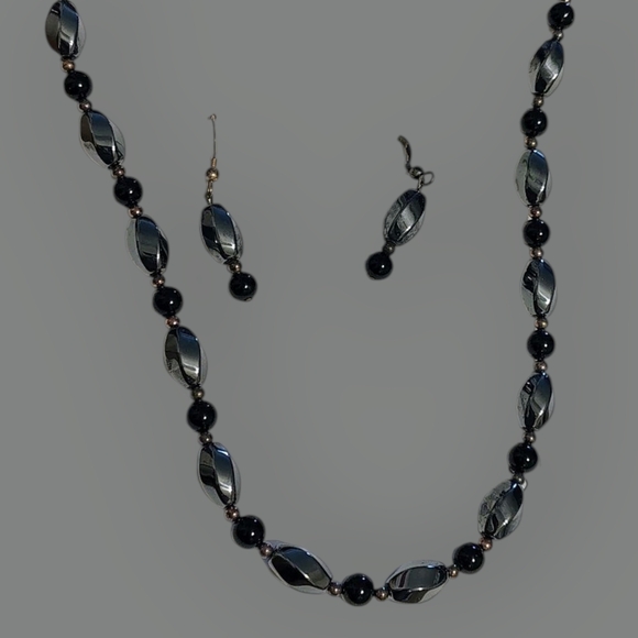 Elegant Black Necklace and Earrings Set - Picture 1 of 1
